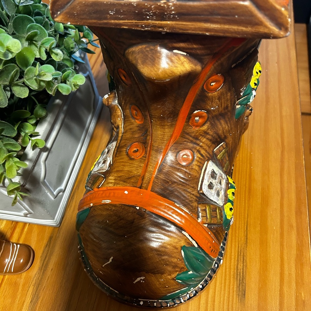 OLD LADY WHO LIVED IN A SHOE COOKIE JAR